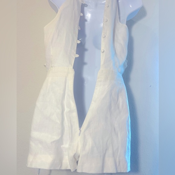 Karina Grimaldi White 100% linen One Piece
Romper with Spaghetti Straps - Picture 10 of 10